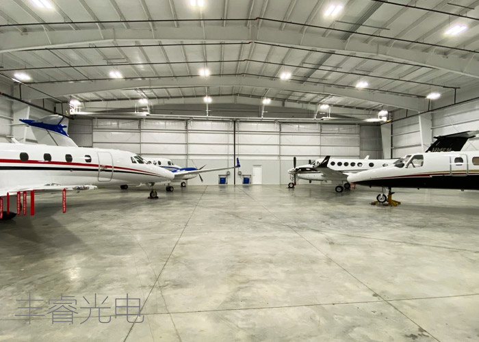 aircraft-hangar-lights